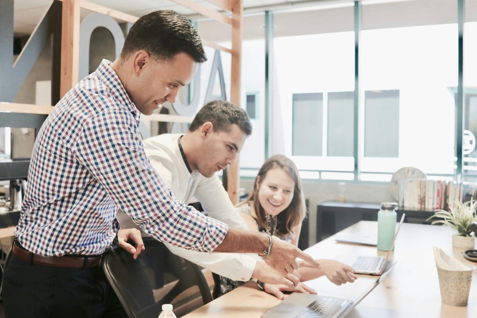 Meningkatkan Efisiensi Kerja Melalui Kolaborasi dengan Vendor Outsourcing Profesional